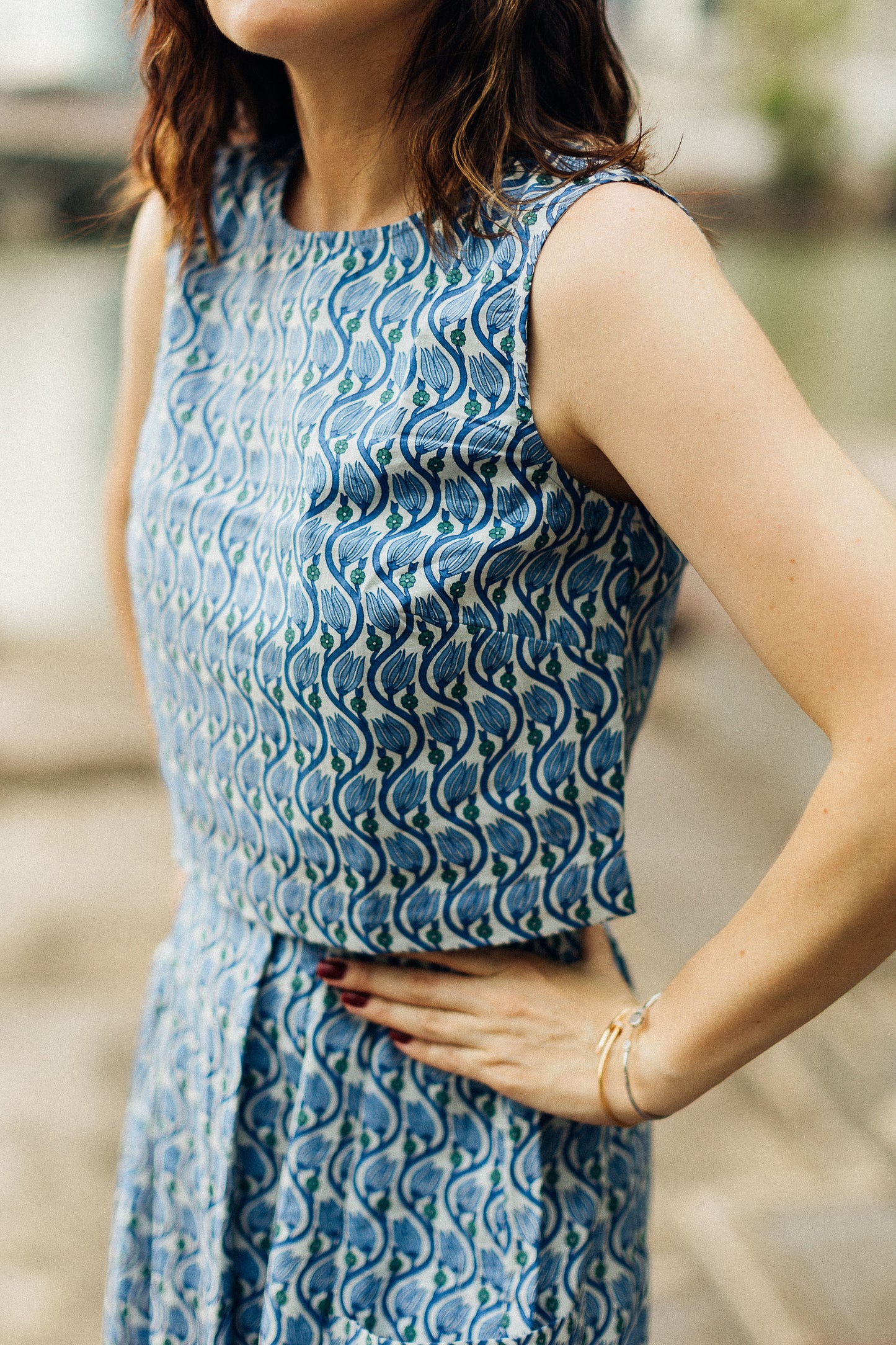BLUE TRAIL SLEEVELESS TOP
