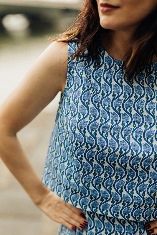 BLUE TRAIL SLEEVELESS TOP